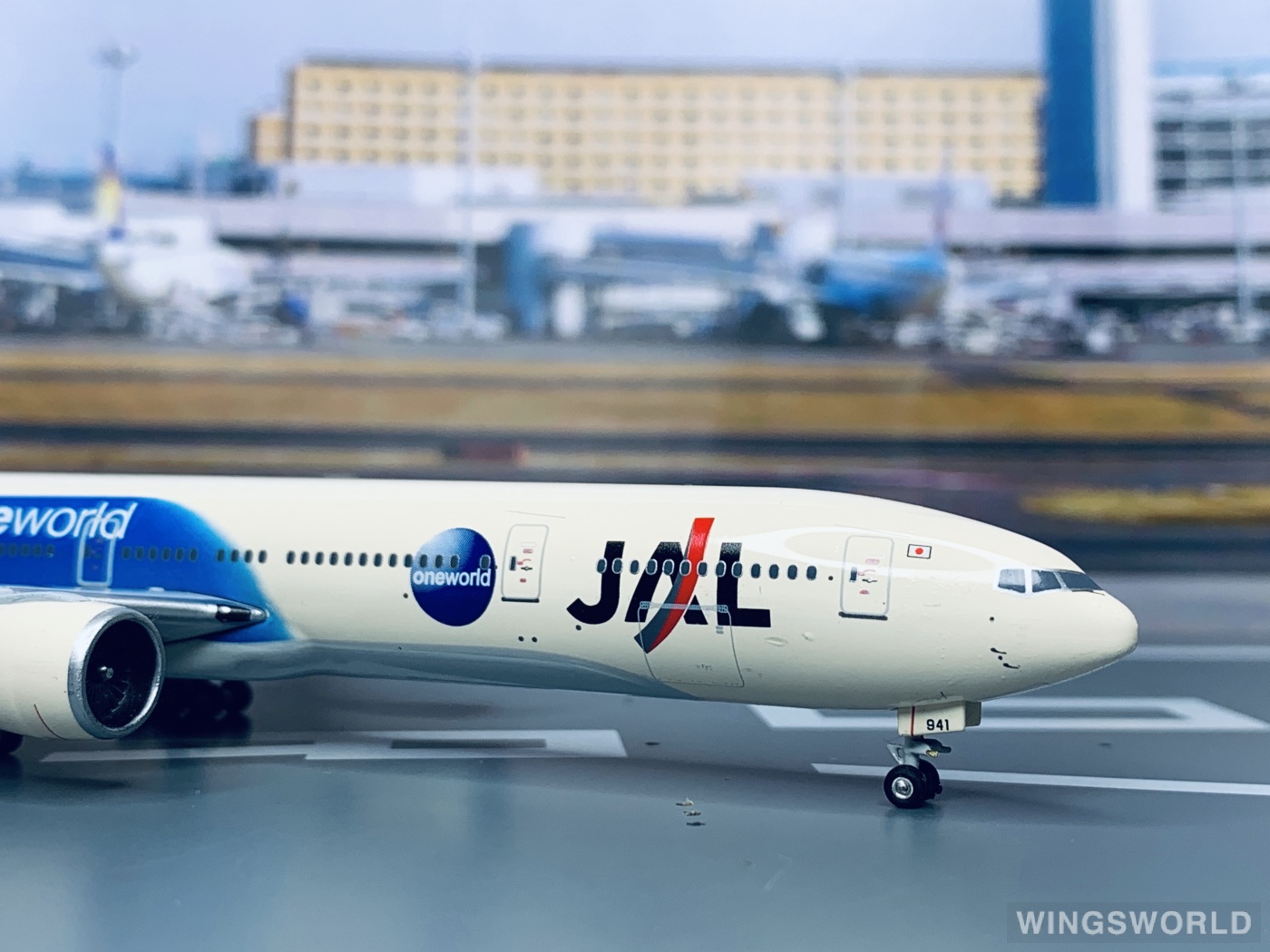 Phoenix 1:400 PH10192 Japan Airlines 日本航空 Boeing 777-300 JA8941