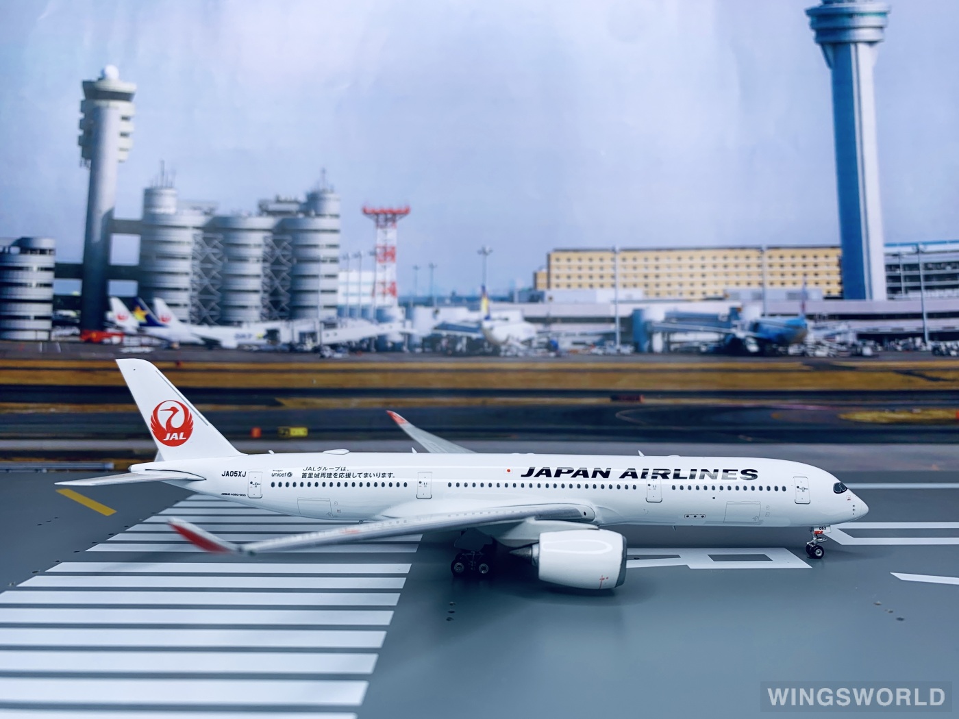Phoenix 1:400 PH04321 Japan Airlines 日本航空 Airbus A350-900 JA05XJ