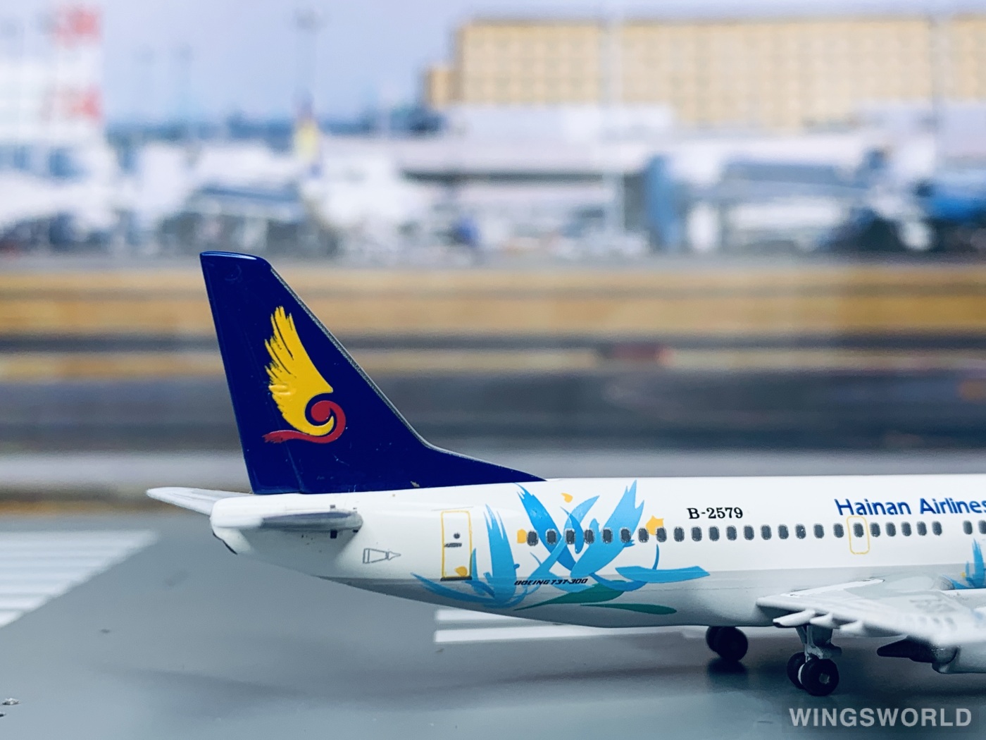 AeroClassics 1:400 AC4B2579 Hainan Airlines 海南航空 Boeing 737-300 B-2579