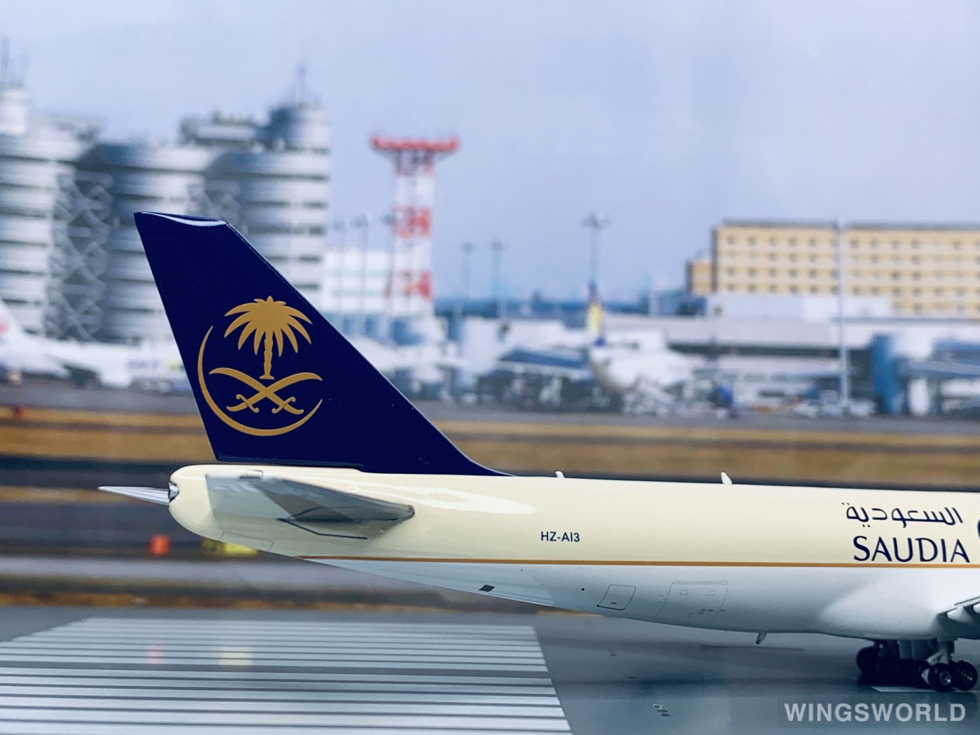 Phoenix 1:400 PH10796 Saudia 沙特阿拉伯航空 Boeing 747-8F HZ-AI3