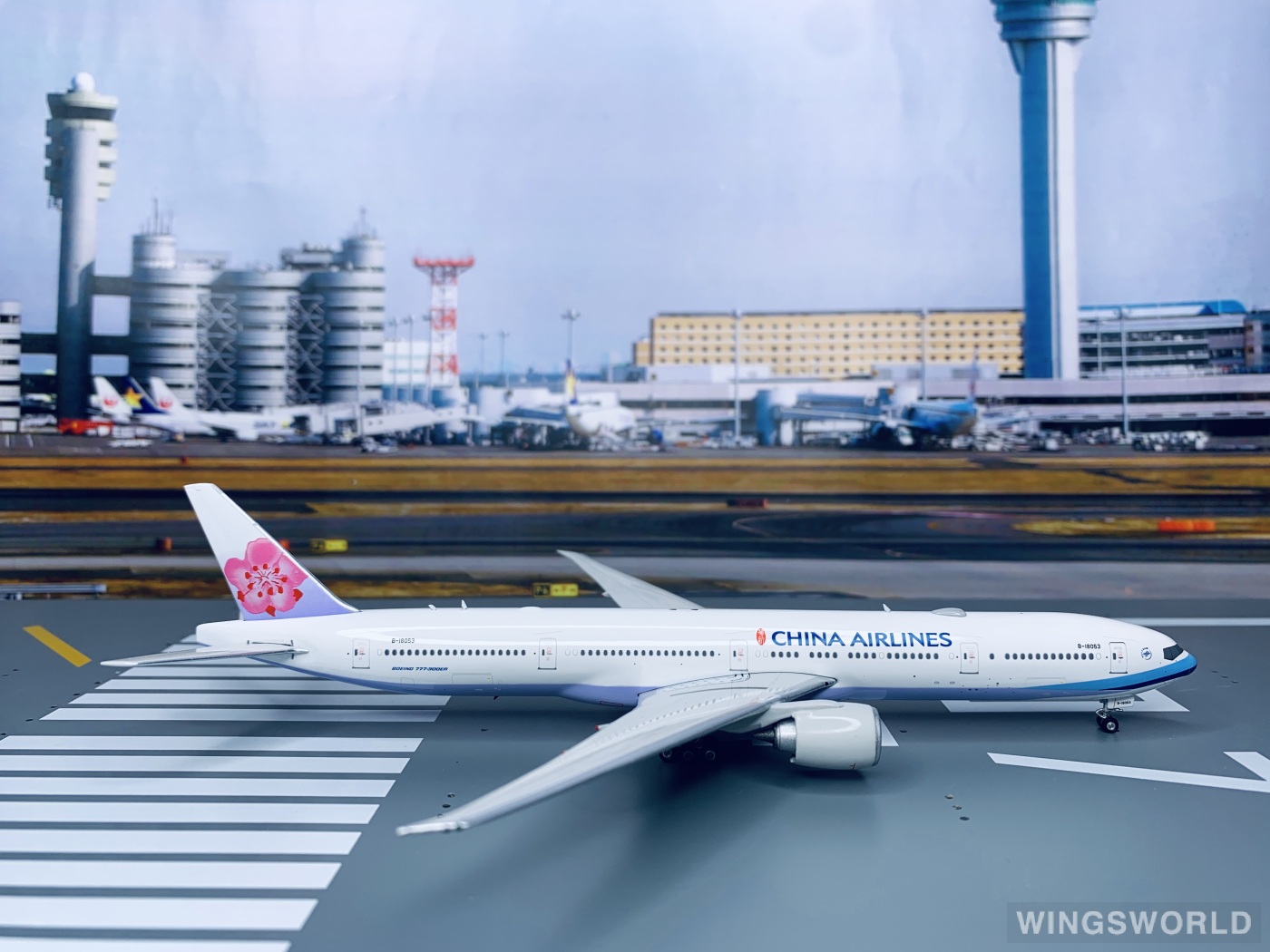 Phoenix 1:400 PH04340 China Airlines 中华航空 Boeing 777-300ER B-18053