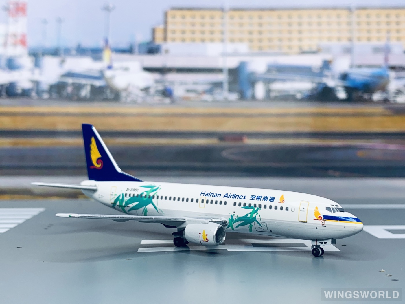 AeroClassics 1:400 AC4B2937 Hainan Airlines 海南航空 Boeing 737-300 B-2937