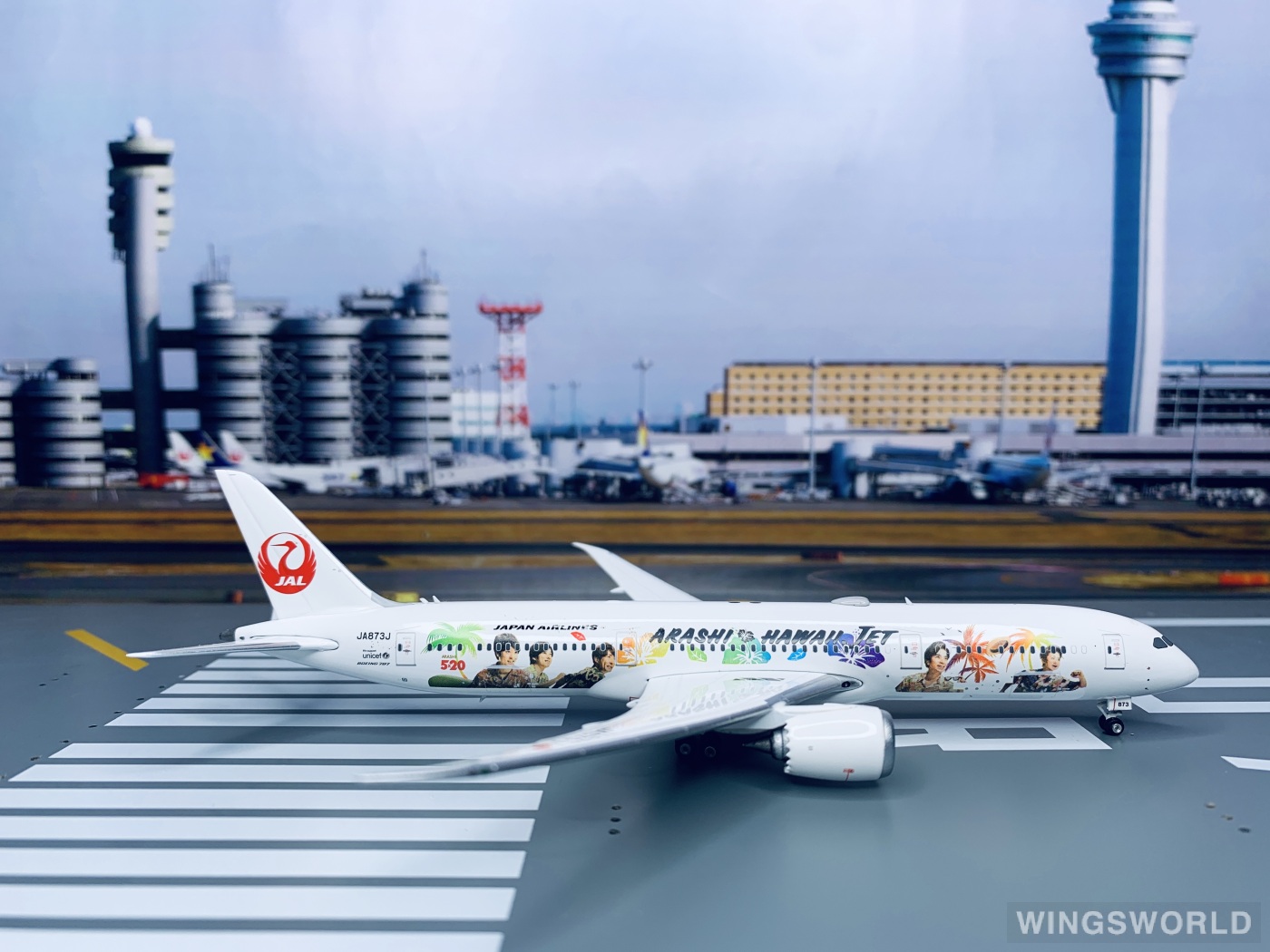 Phoenix 1:400 PH04344 Japan Airlines 日本航空 Boeing 787-9 JA873J
