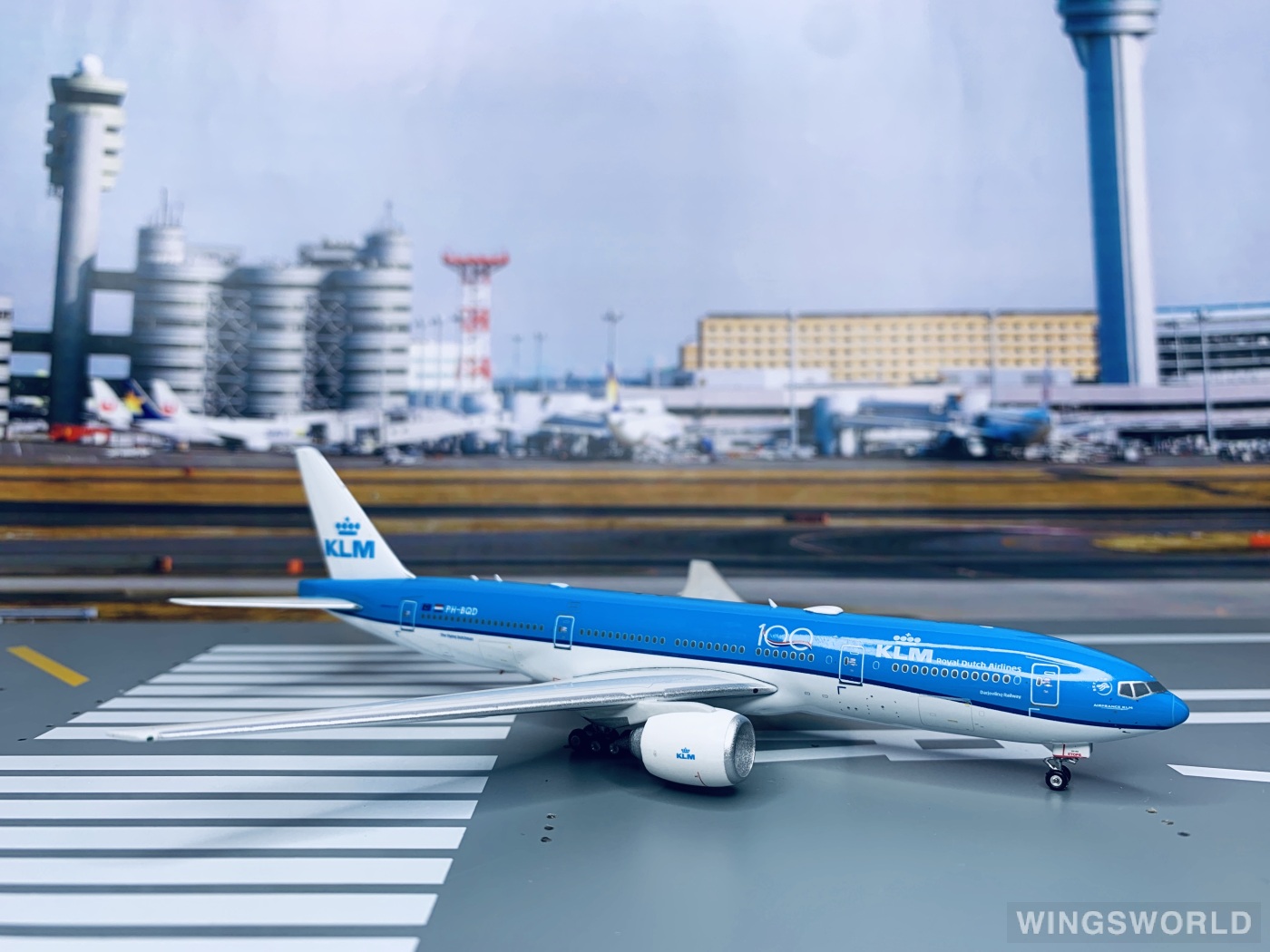 Phoenix 1:400 PH11579 KLM 荷兰皇家航空 Boeing 777-200 PH-BQD