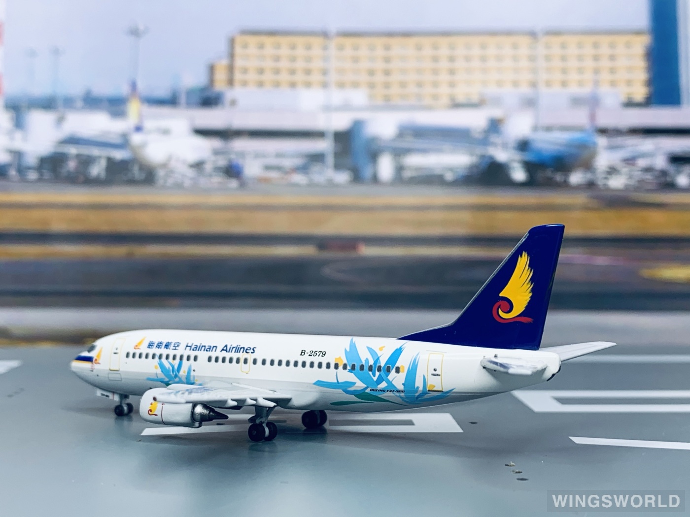 AeroClassics 1:400 AC4B2579 Hainan Airlines 海南航空 Boeing 737-300 B-2579
