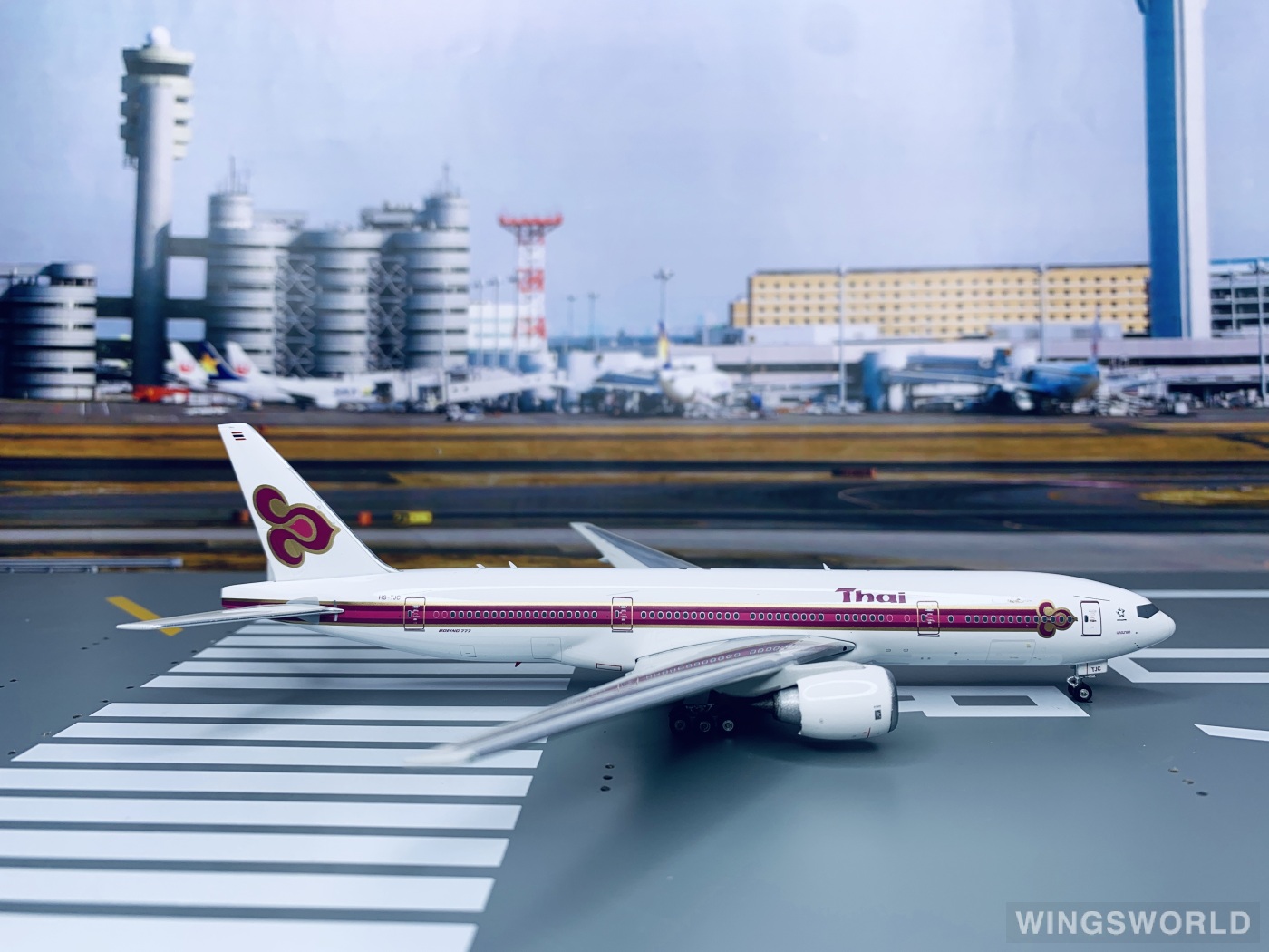 Phoenix 1:400 PH11625 Thai Airways 泰国国际航空 Boeing 777-200 HS-TJC