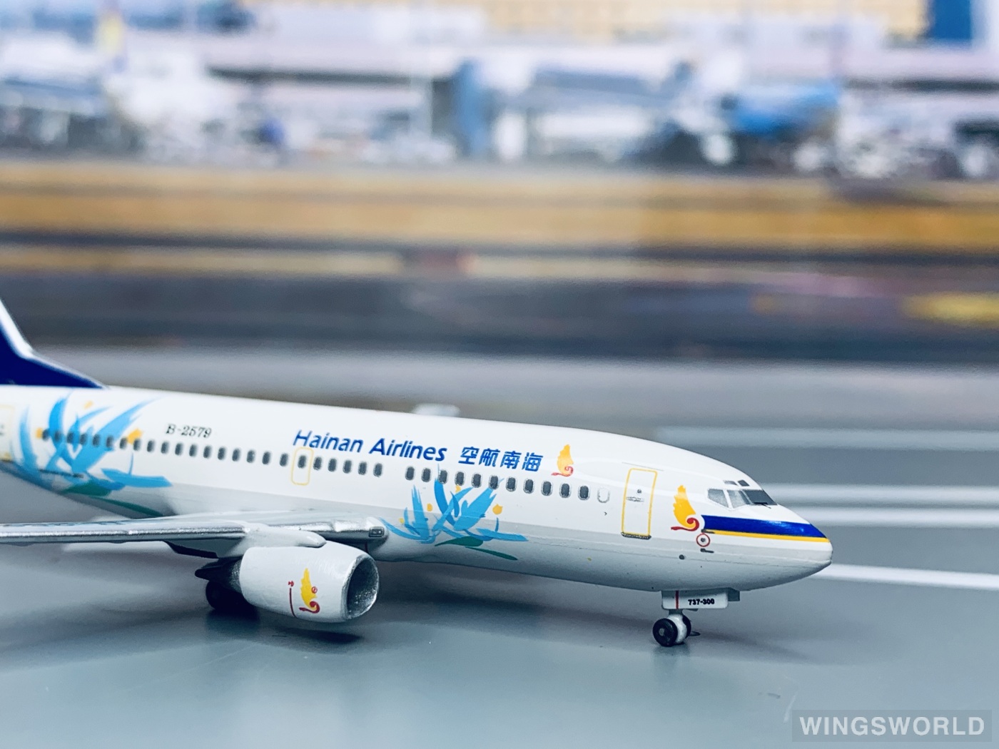 AeroClassics 1:400 AC4B2579 Hainan Airlines 海南航空 Boeing 737-300 B-2579