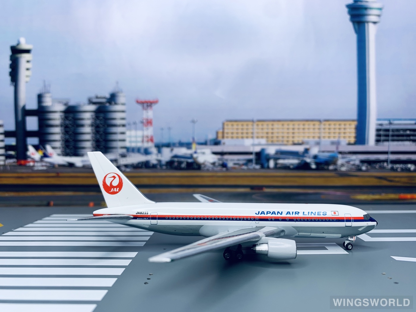 AeroClassics 1:400 AC419442 Japan Airlines 日本航空 Boeing 767-200 JA8233