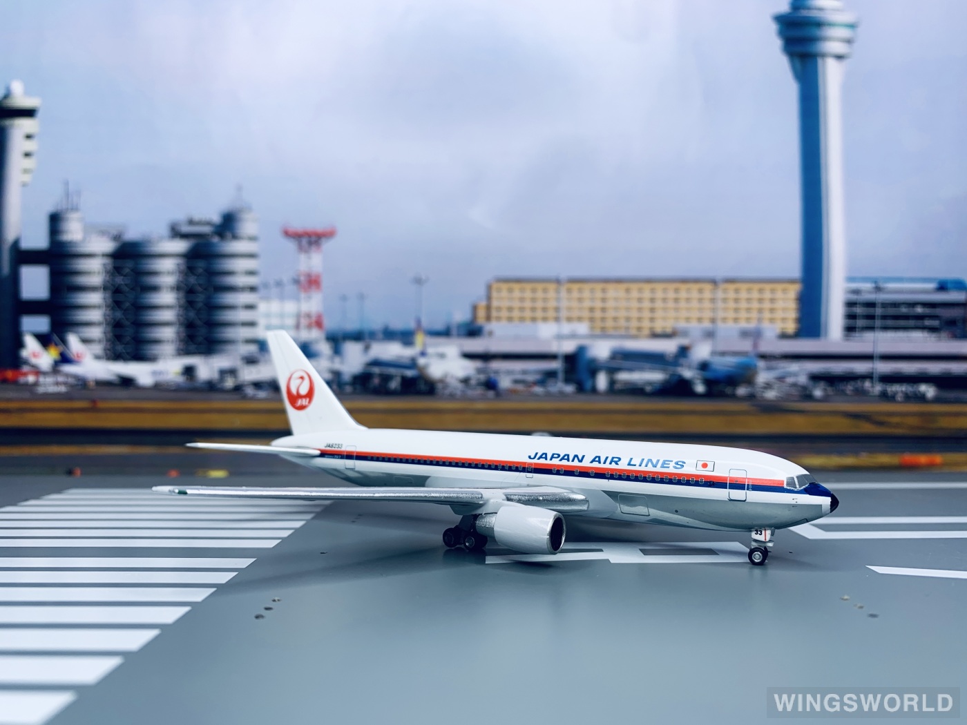 AeroClassics 1:400 AC419442 Japan Airlines 日本航空 Boeing 767-200 JA8233