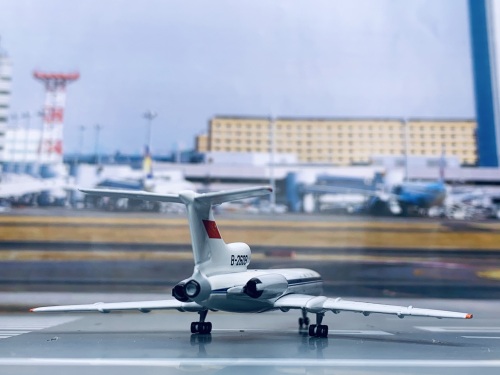 CAAC 中国民航 Tupolev Tu-154 B-2609  YU0001 YU MODEL 1:400