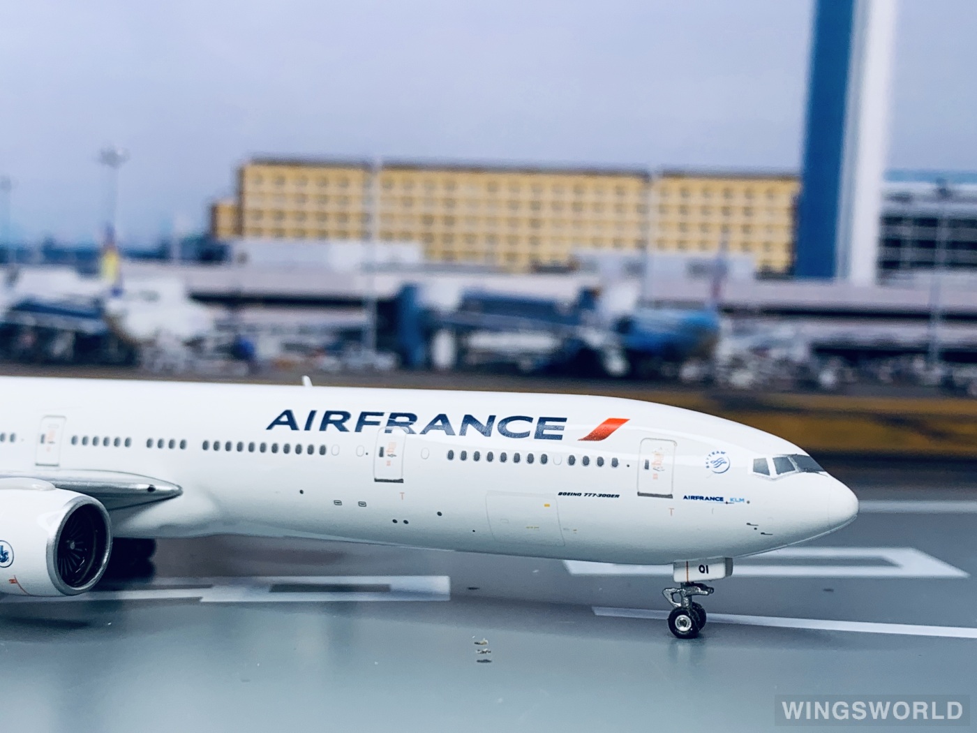 Phoenix 1:400 PH11216 Air France 法国航空 Boeing 777-300ER F-GSQI