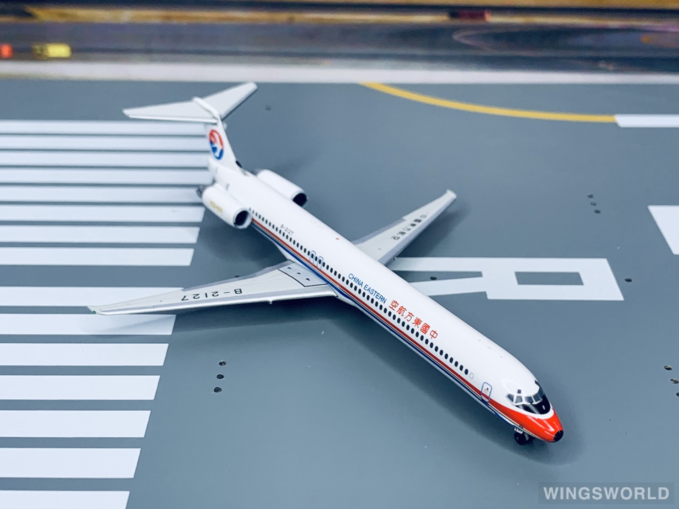 Geminijets 1:400 GJCES1372 China Eastern 中国东方航空 McDonnell Douglas MD-82 B-2127