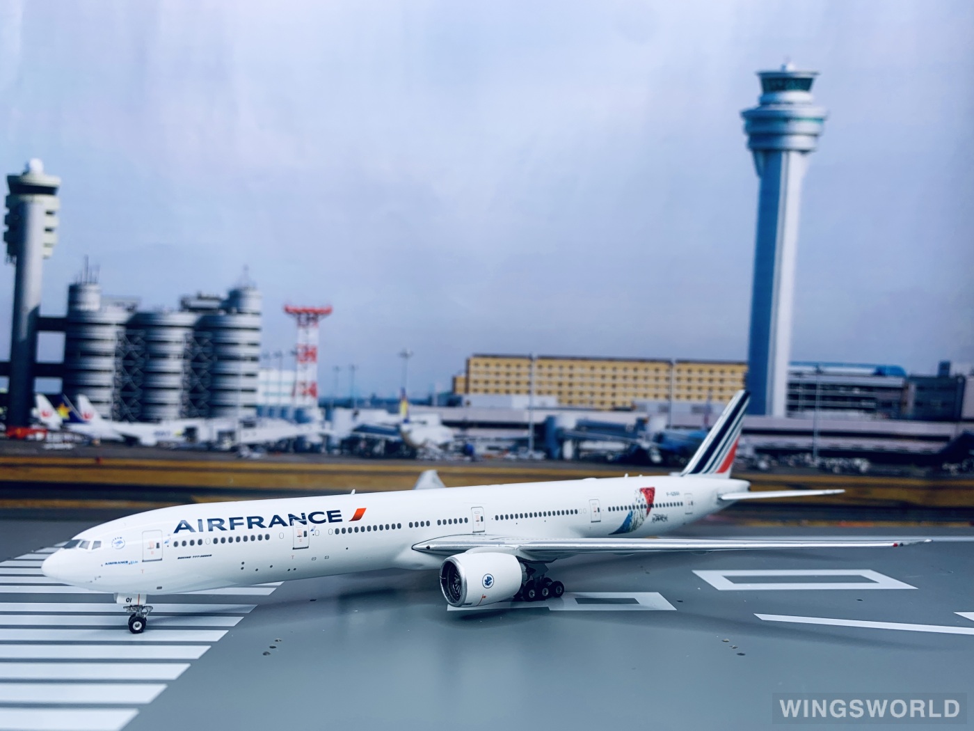 Phoenix 1:400 PH11216 Air France 法国航空 Boeing 777-300ER F-GSQI