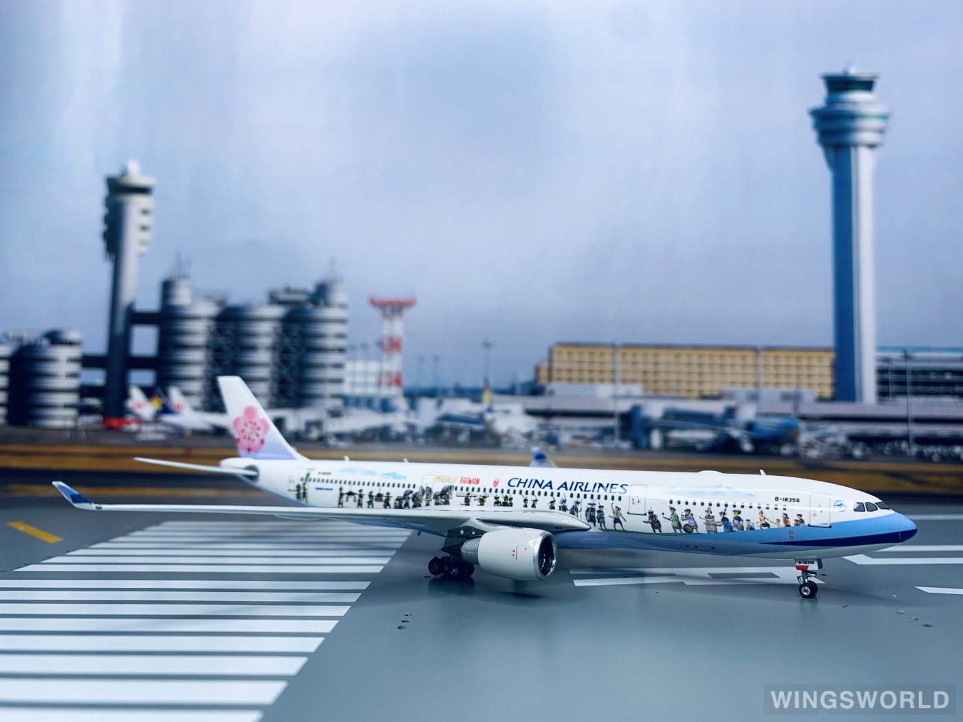 Phoenix 1:400 PH10946 China Airlines 中华航空 Airbus A330-300 B-18358