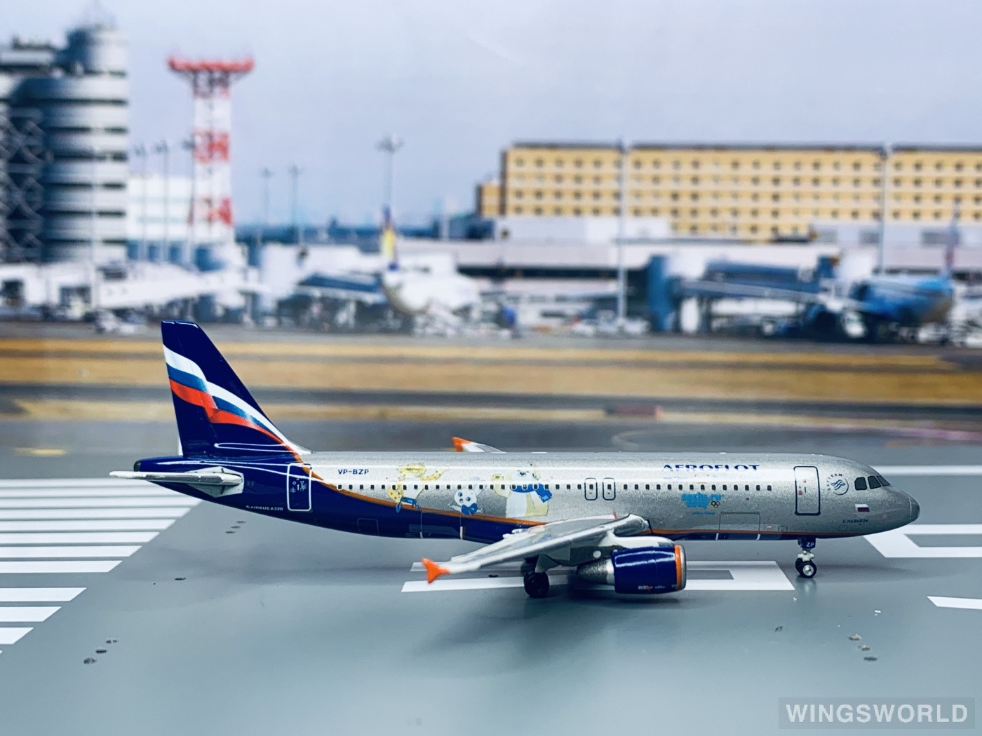 Phoenix 1:400 PH10693 Aeroflot 俄罗斯航空 Airbus A320 VP-BZP