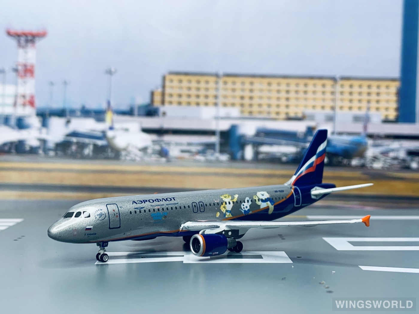 Phoenix 1:400 PH10693 Aeroflot 俄罗斯航空 Airbus A320 VP-BZP