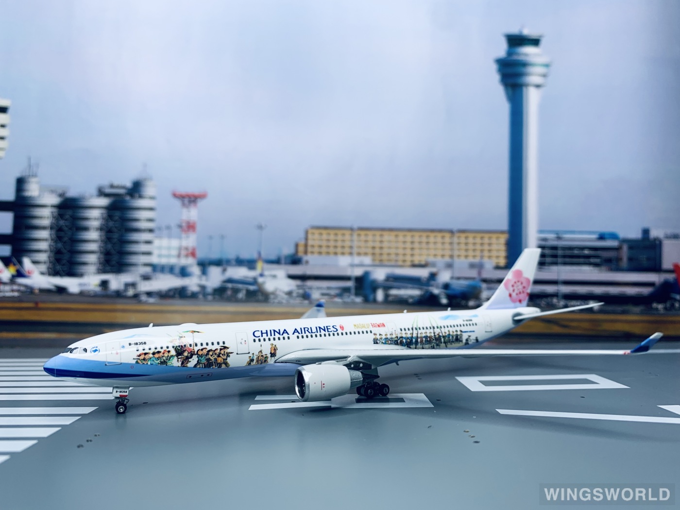 Phoenix 1:400 PH10946 China Airlines 中华航空 Airbus A330-300 B-18358