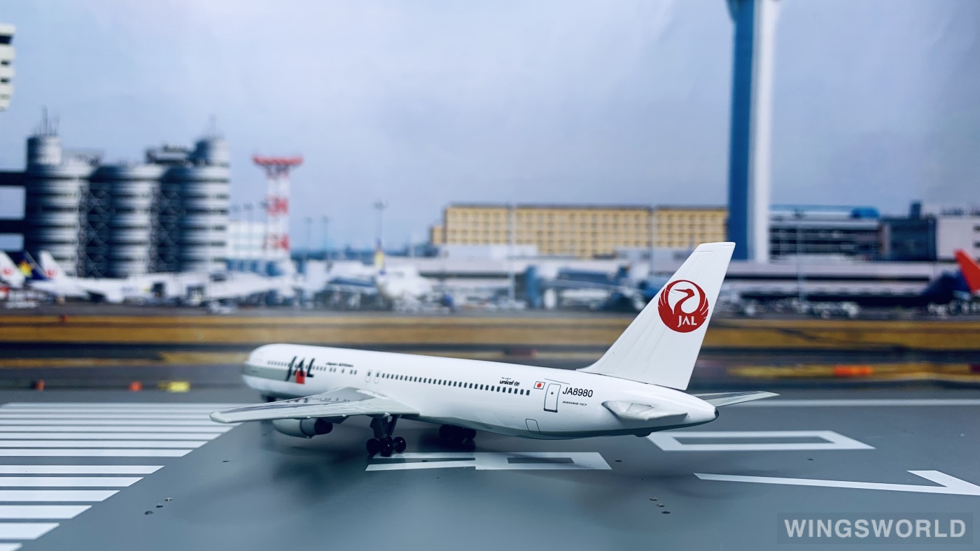 Dragon Models 1:400 55454 Japan Airlines 日本航空 Boeing 767-300 JA8980