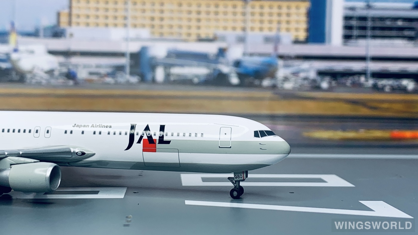 Dragon Models 1:400 55454 Japan Airlines 日本航空 Boeing 767-300 JA8980