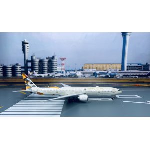 Etihad Airways 阿提哈德航空 Boeing 777-300ER A6-ETA 2014s colors. With rolling gears. PH11187 Phoenix 1:400