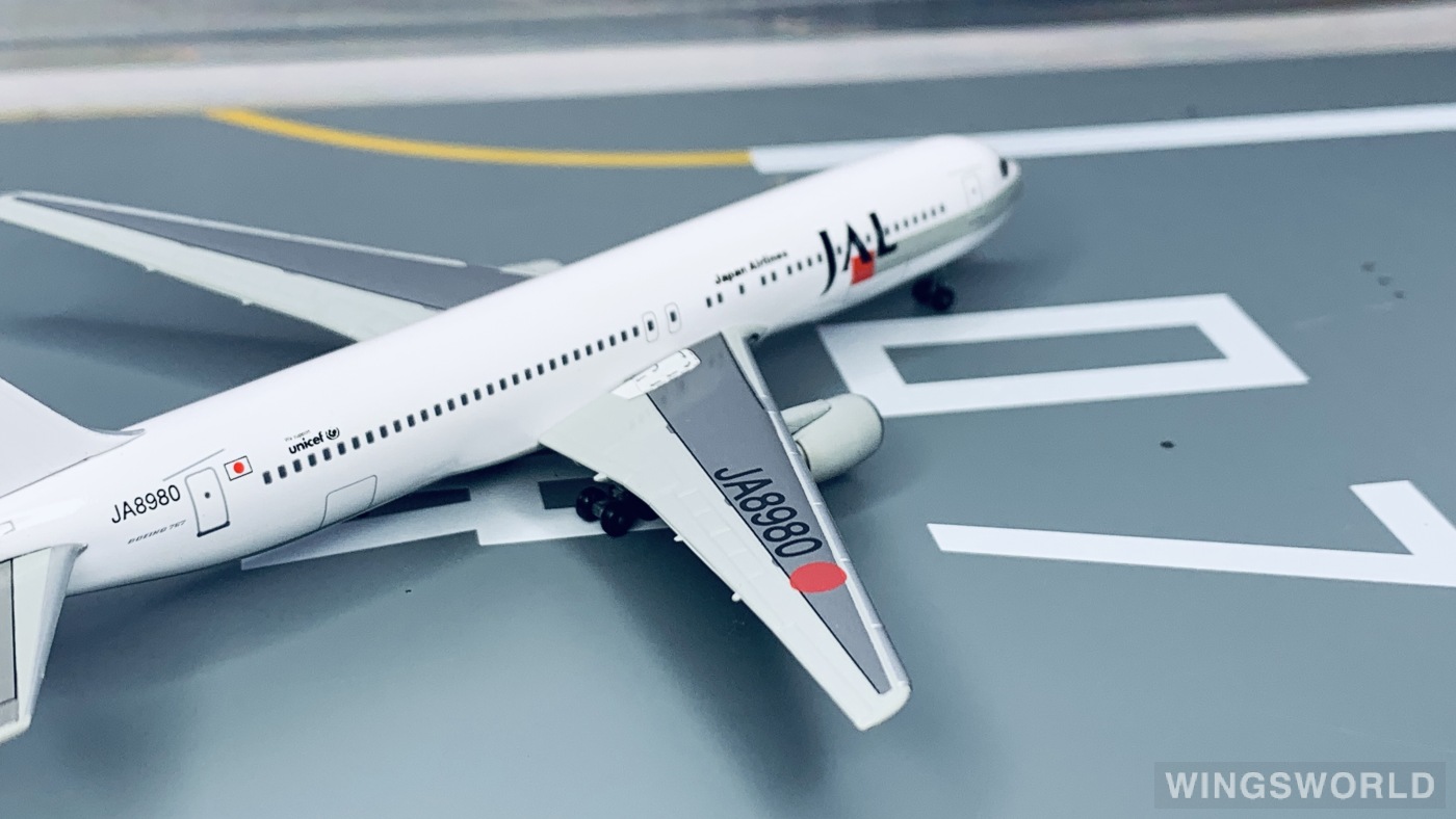 Dragon Models 1:400 55454 Japan Airlines 日本航空 Boeing 767-300 JA8980