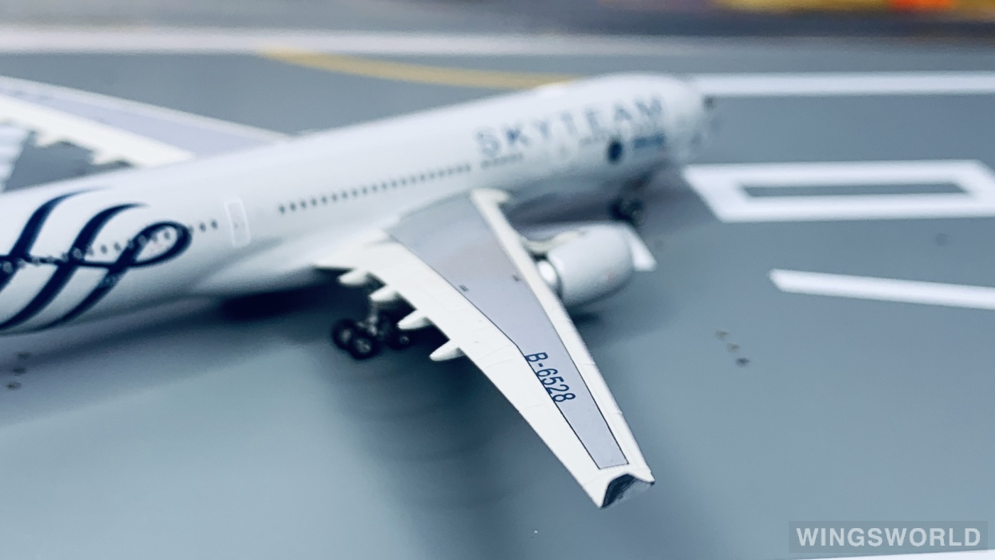Phoenix 1:400 PH10510 China Southern 中国南方航空 Airbus A330-200 B-6528