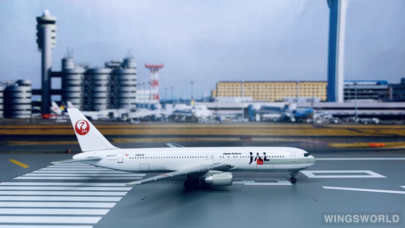 Dragon Models 1:400 55454 Japan Airlines 日本航空 Boeing 767-300 JA8980