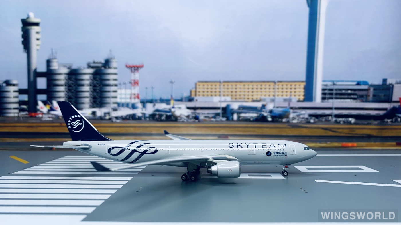 Phoenix 1:400 PH10510 China Southern 中国南方航空 Airbus A330-200 B-6528