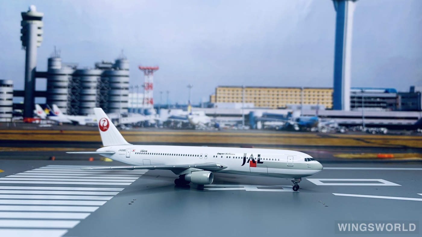 Dragon Models 1:400 55454 Japan Airlines 日本航空 Boeing 767-300 JA8980