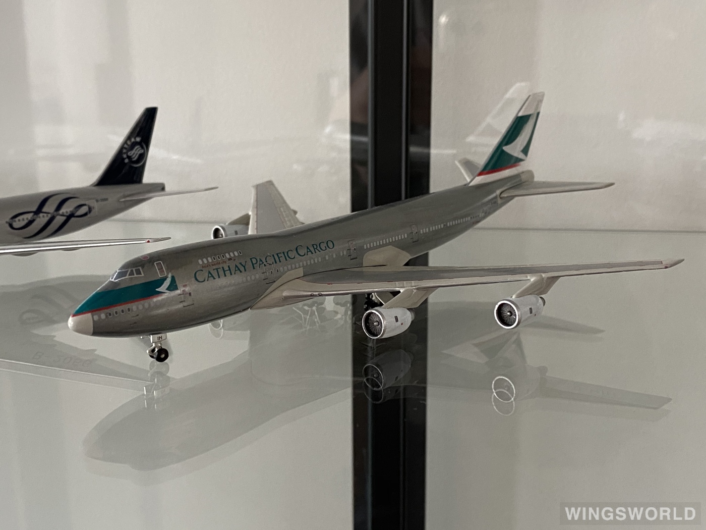 Phoenix 1:400 PH4BHIH Cathay Pacific 国泰航空 Boeing 747-200 B-HIH