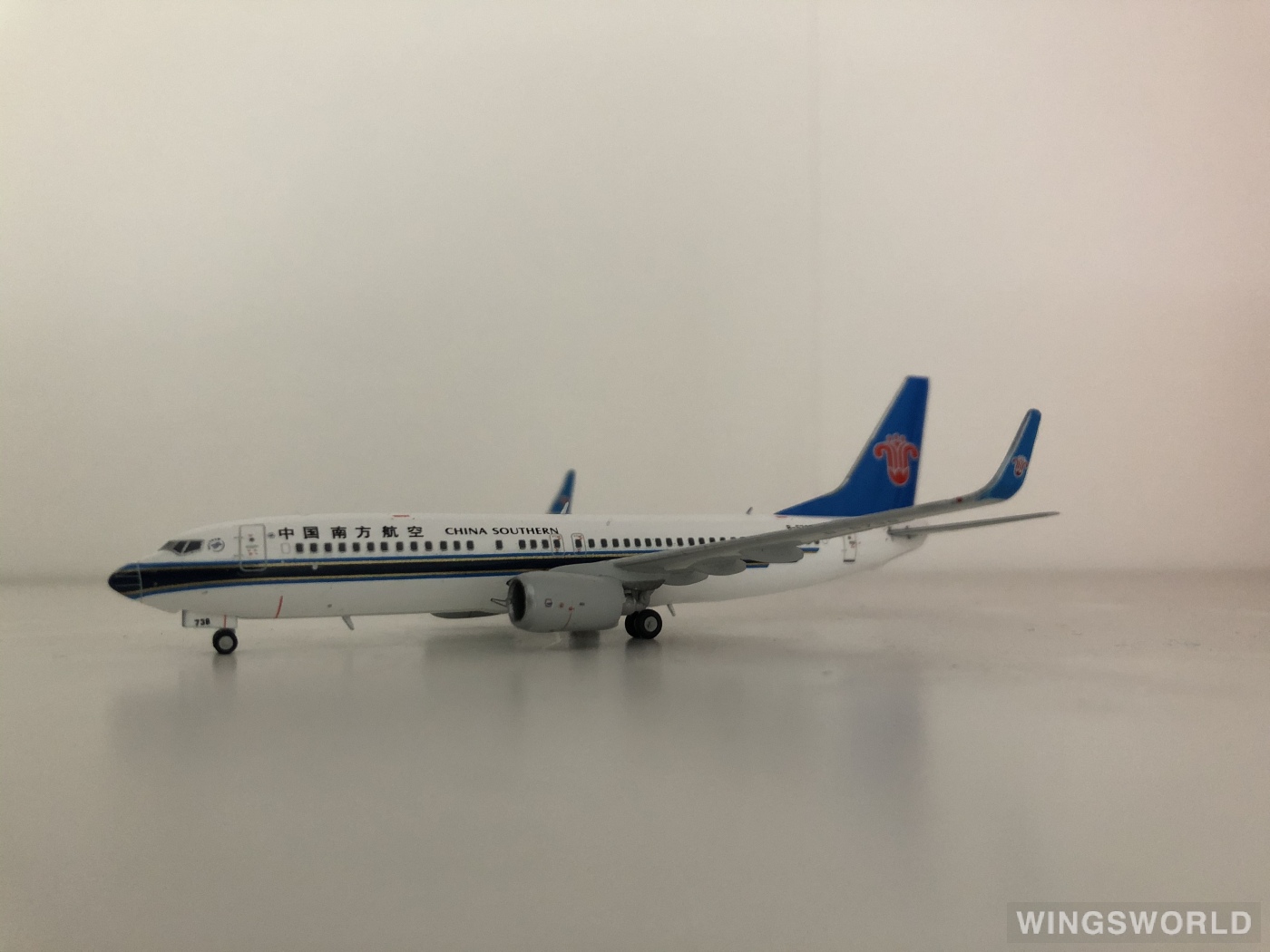 JC Wings 1:400 XX4052 China Southern 中国南方航空 Boeing 737-800 B-5738