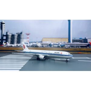 Air China 中国国际航空 Boeing 767-300 B-2496 1990s colors. With rolling gears. PH10310 Phoenix 1:400
