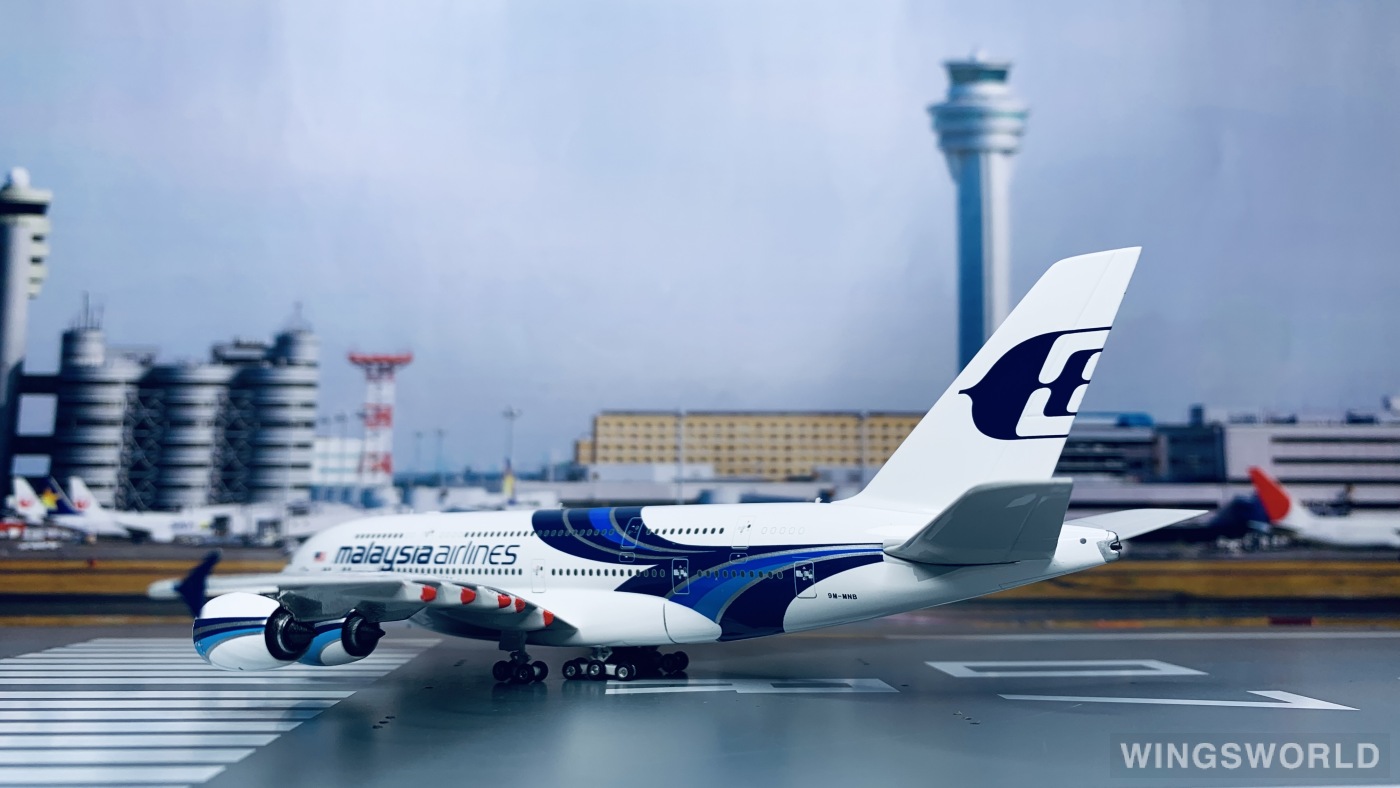 Phoenix 1:400 PH04341 Malaysia Airlines 马来西亚航空 Airbus A380-800 9M-MNB