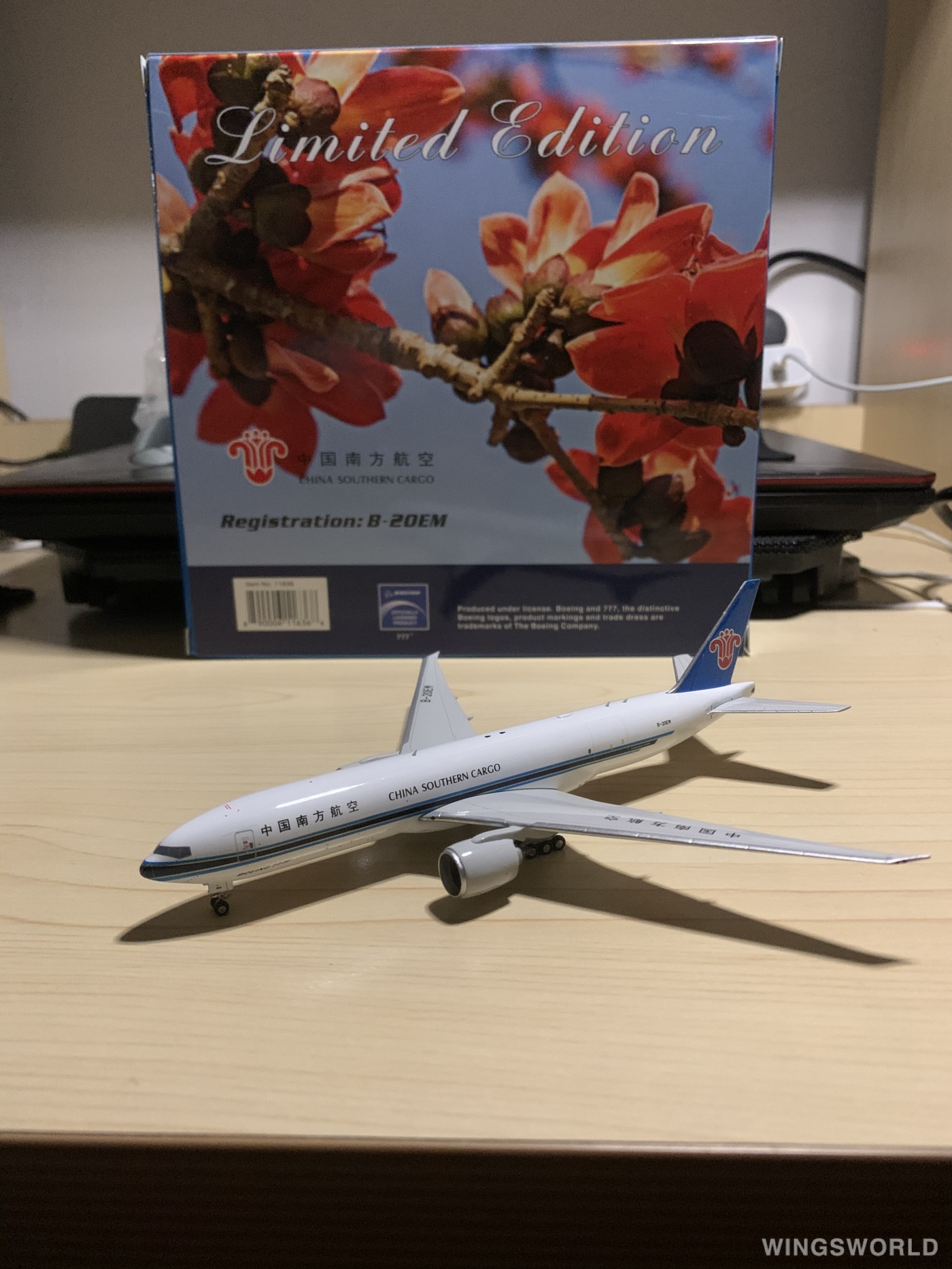 Phoenix 1:400 PH11636 China Southern 中国南方航空 Boeing 777F B-20EM