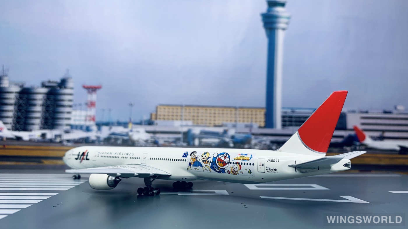 Phoenix 1:400 PHJA8941 Japan Airlines 日本航空 Boeing 777-300 JA8941