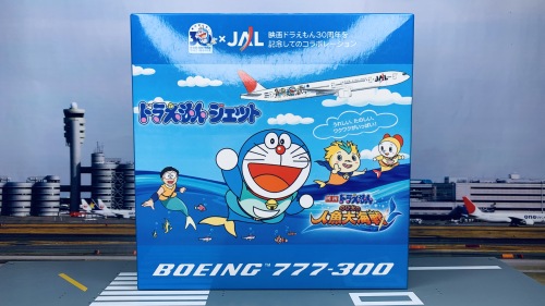 JAL Boeing777-300 JA8941 ドラえもんジェット Doraemon Jet