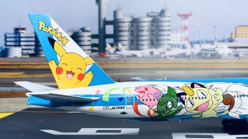 JC Wings 1:200 Boeing 777-300 ANA 全日空EW2773001 JA754A