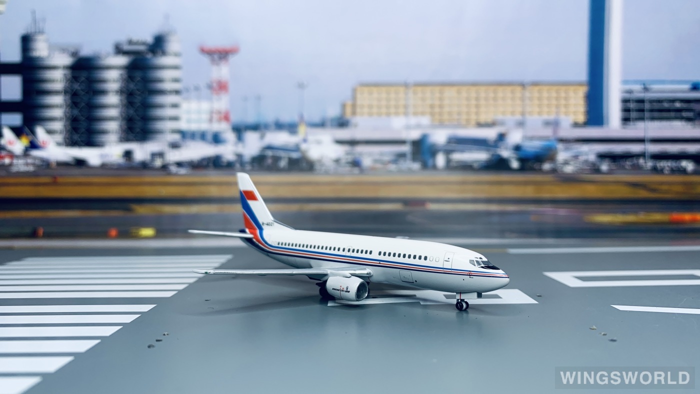 AeroClassics 1:400 ACB4021 PLAAF 中国空军 Boeing 737-300 B-4021