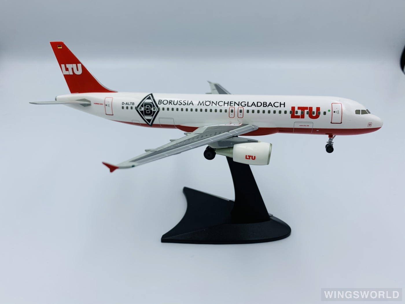 Herpa 1:200 550611 LTU International Airbus A320 D-ALTB
