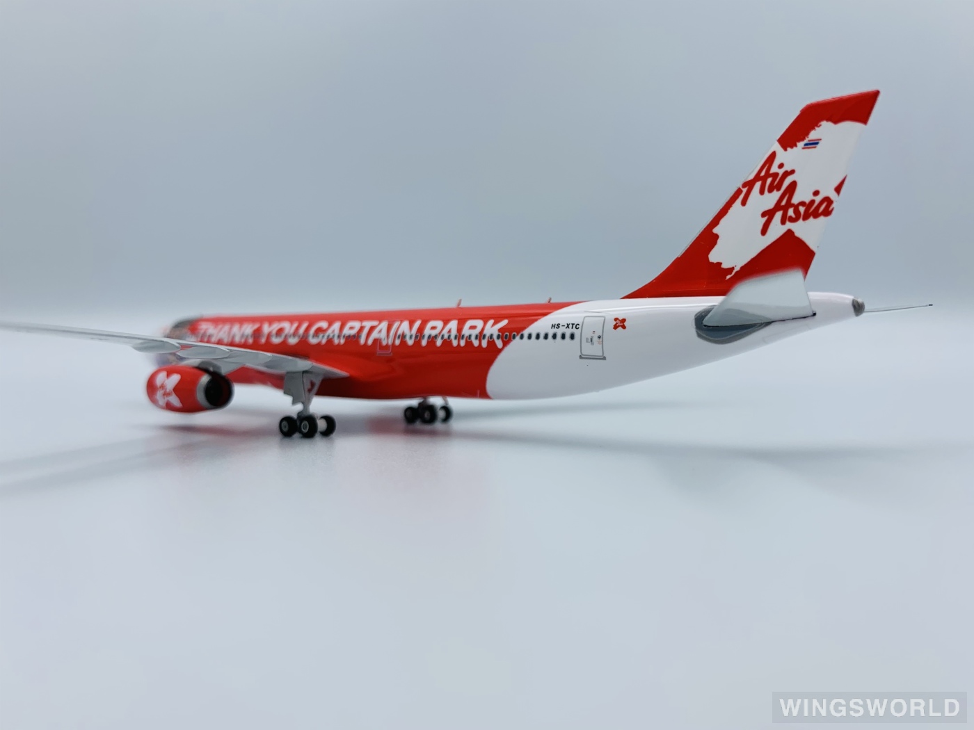 Phoenix 1:400 PH11245 AirAsia 亚洲航空 Airbus A330-300 HS-XTC