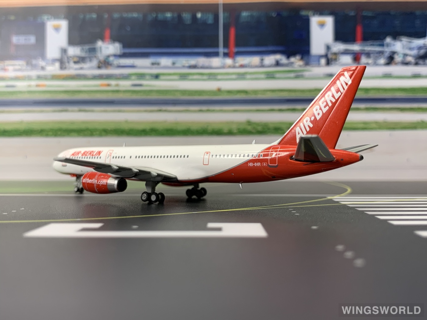 JC Wings 1:400 LH4091 Air Berlin 柏林航空 Boeing 757-200 HB-IHR