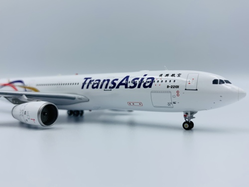 復興航空 AIRBUS TransAsia A330-300 TransAsia Airways Airbus A330-300 B-22102 Landing and