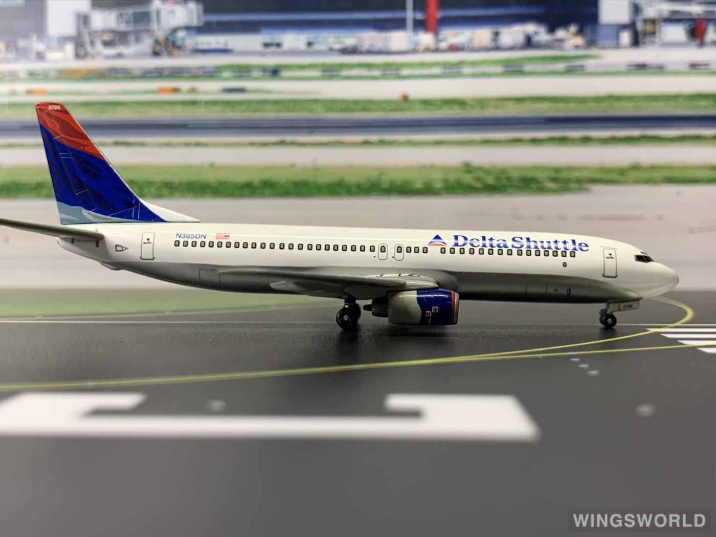 Dragon Models 1:400 55246 Delta Shuttle 达美快线航空 Boeing 737-800 N395DN