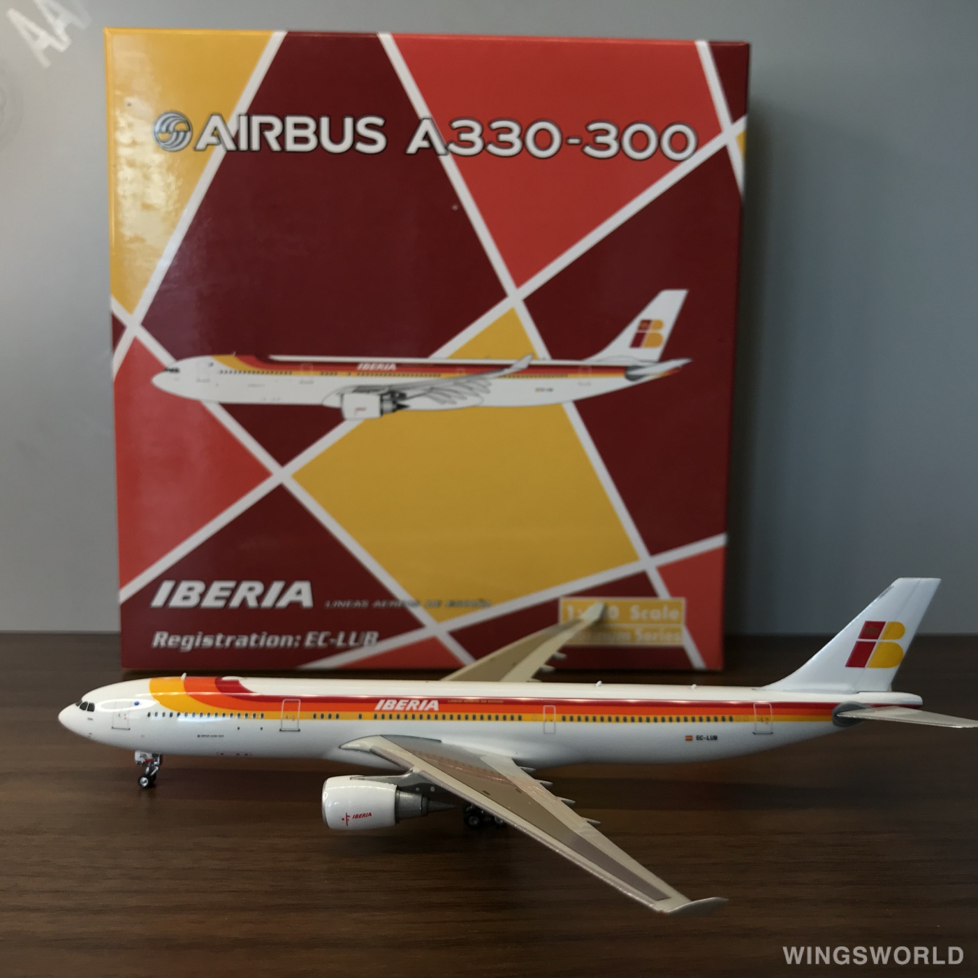 Phoenix 1:400 PH10769 Iberia 西班牙国家航空 Airbus A330-300 EC-LUB