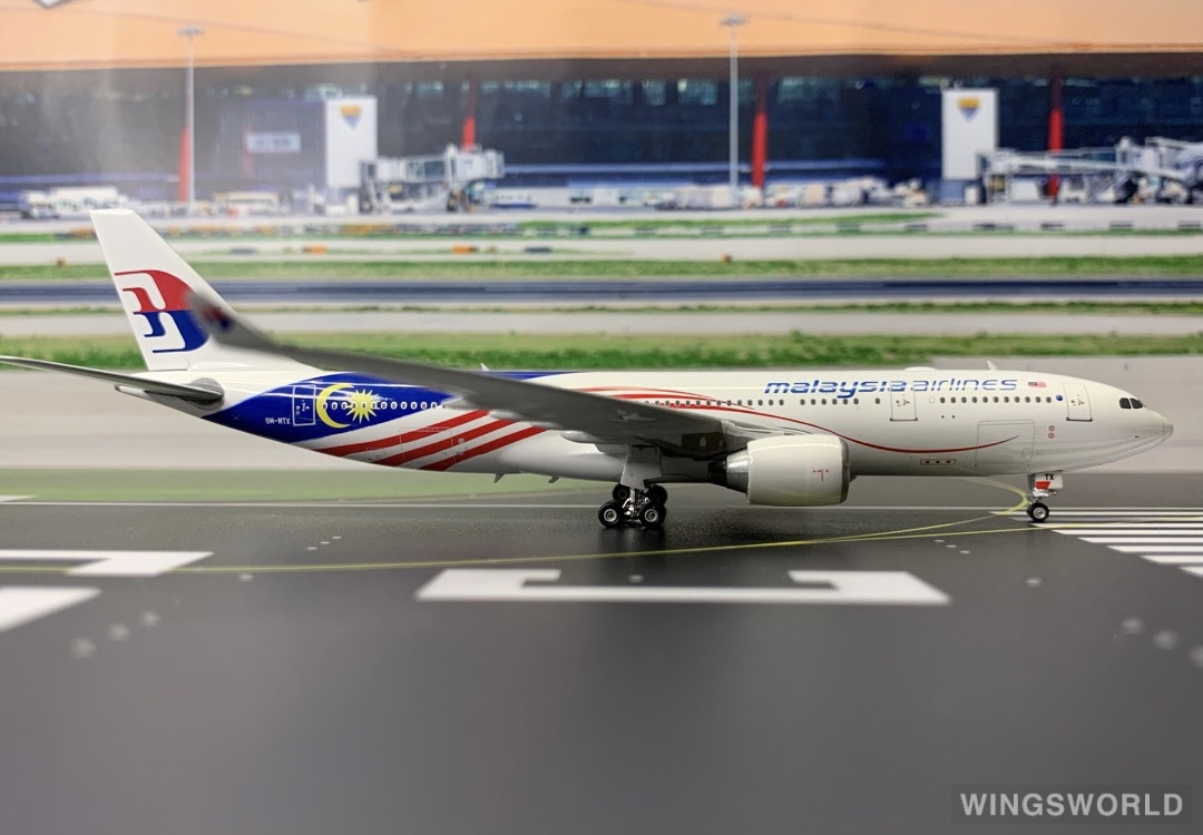 Phoenix 1:400 PH04206 Malaysia Airlines 马来西亚航空 Airbus A330-200 9M-MTX