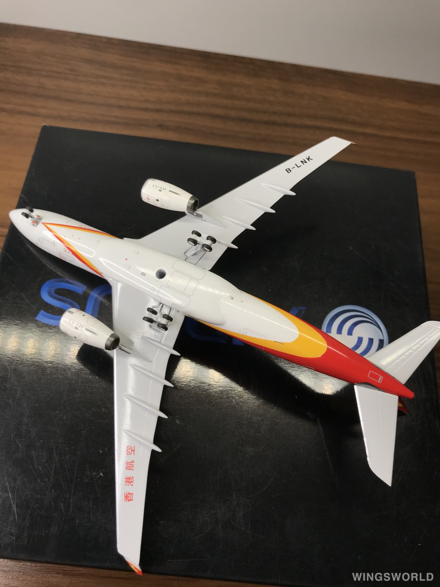 Pandamodel 1:400 PM-B-LNK Hong Kong Airlines 香港航空 Airbus A330-200 B-LNK