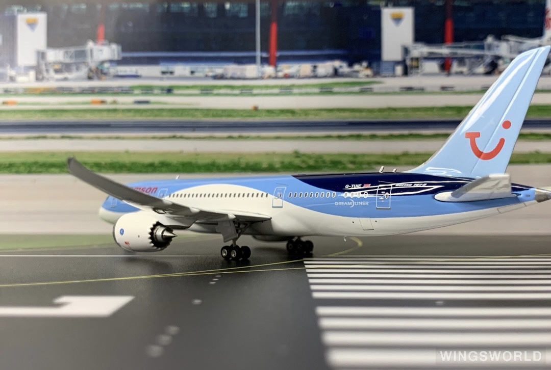 Phoenix 1:400 PH11116 TUI Airways 途易航空 Boeing 787-8 G-TUIE
