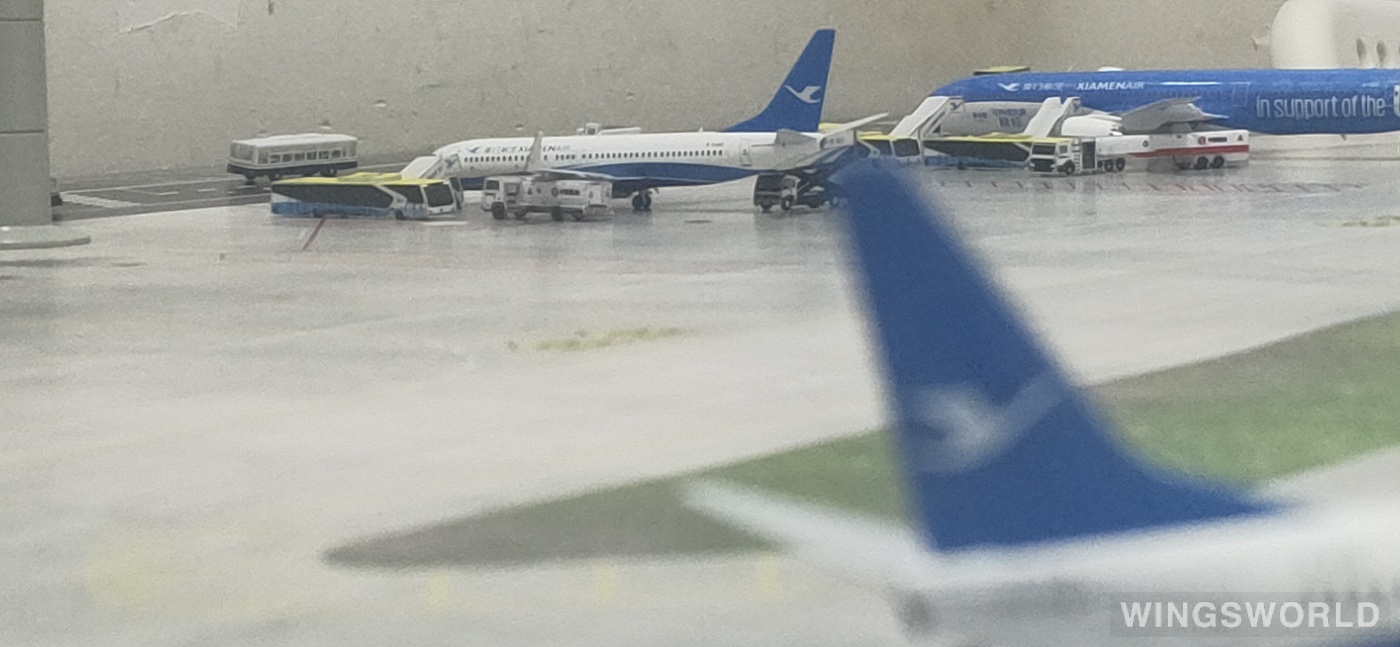 JC Wings 1:400 KD4002 XiamenAir 厦门航空 Boeing 787-9 B-1356