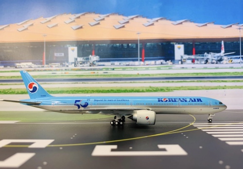 EW477W002 Korean Air 大韩航空Boeing 777-300ER HL8008 JC