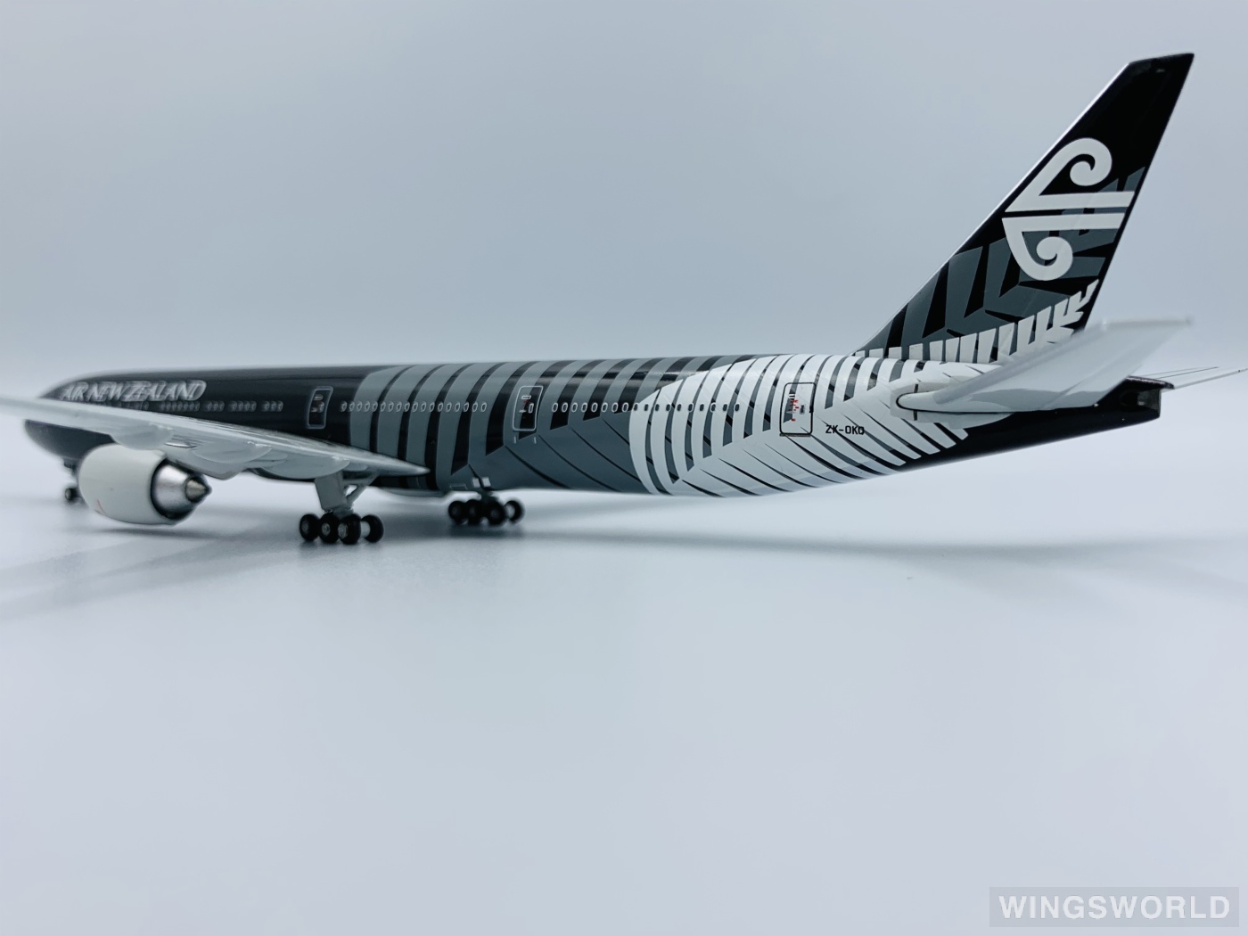 Witty 1:400 WT4773001 Air New Zealand 新西兰航空 Boeing 777-300 ZK-OKQ